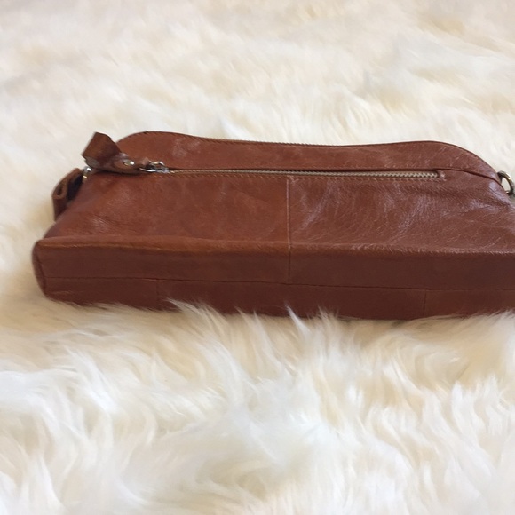 Like new Lecxci leather wristlet/crossbody bag - Picture 8 of 8